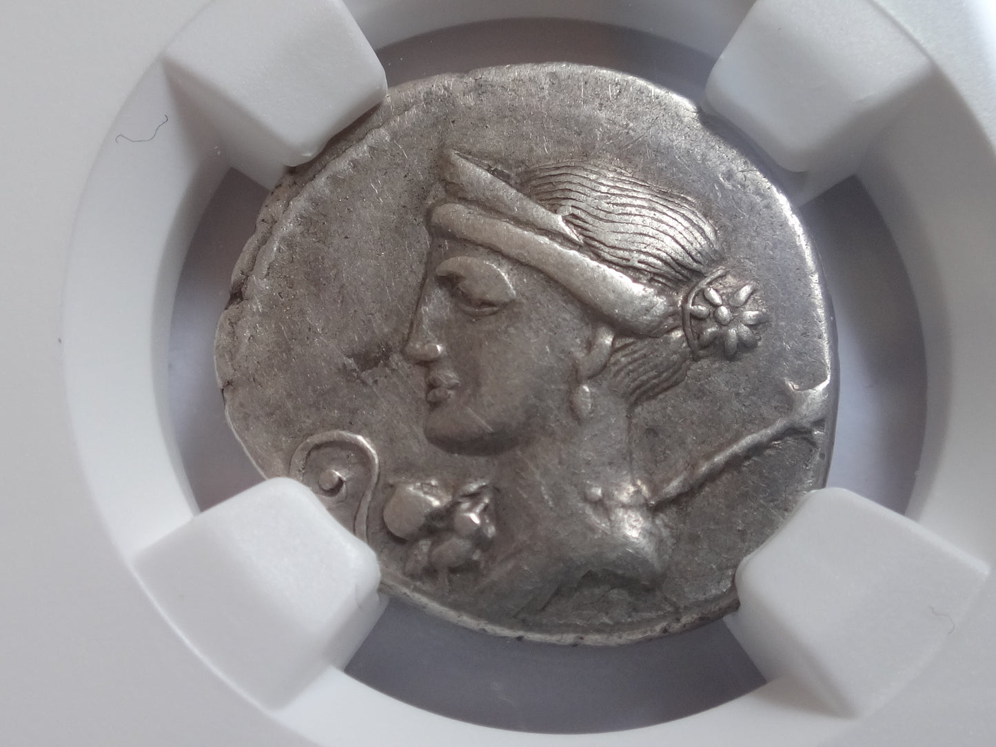 NGC VF 5/5- 4/5 Julius Caesar, d.44 BC Roman Imperatorial AR Denarius