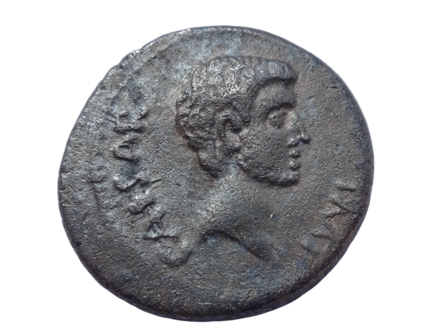 Octavian and Mark Antony. Late 40-early 39 BC. AR Denarius 3.77g/ 19mm