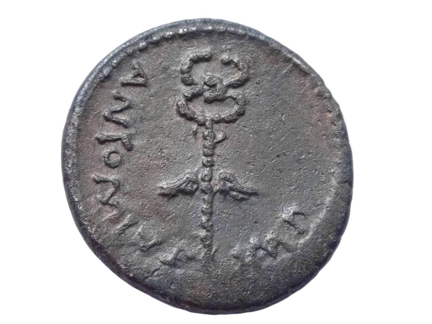 Octavian and Mark Antony. Late 40-early 39 BC. AR Denarius 3.77g/ 19mm