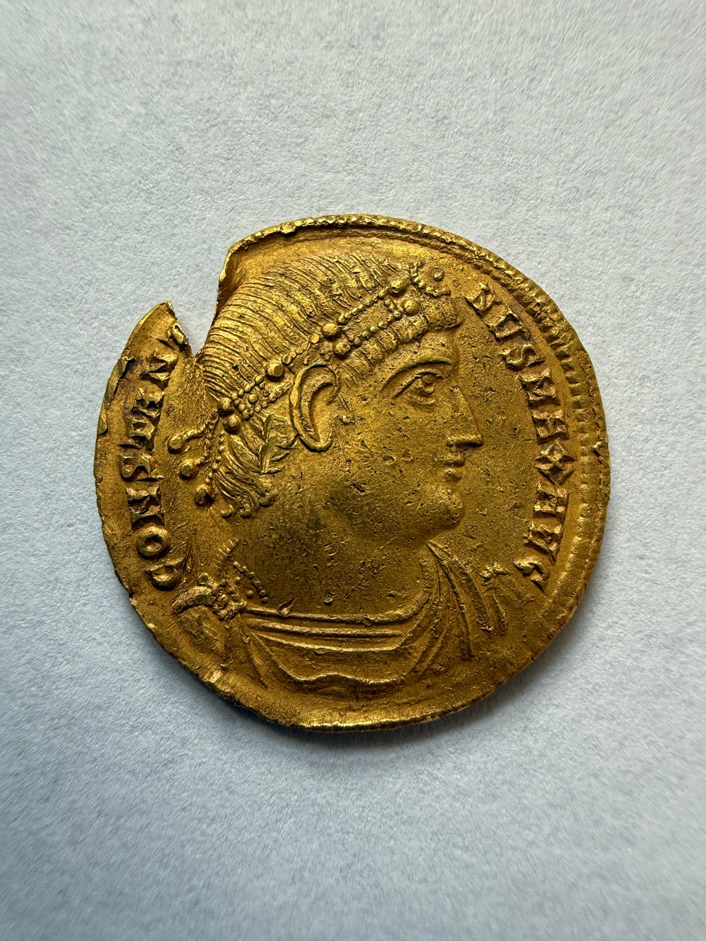 Constantine I. AD 307/310-337. AV Solidus, Rare!