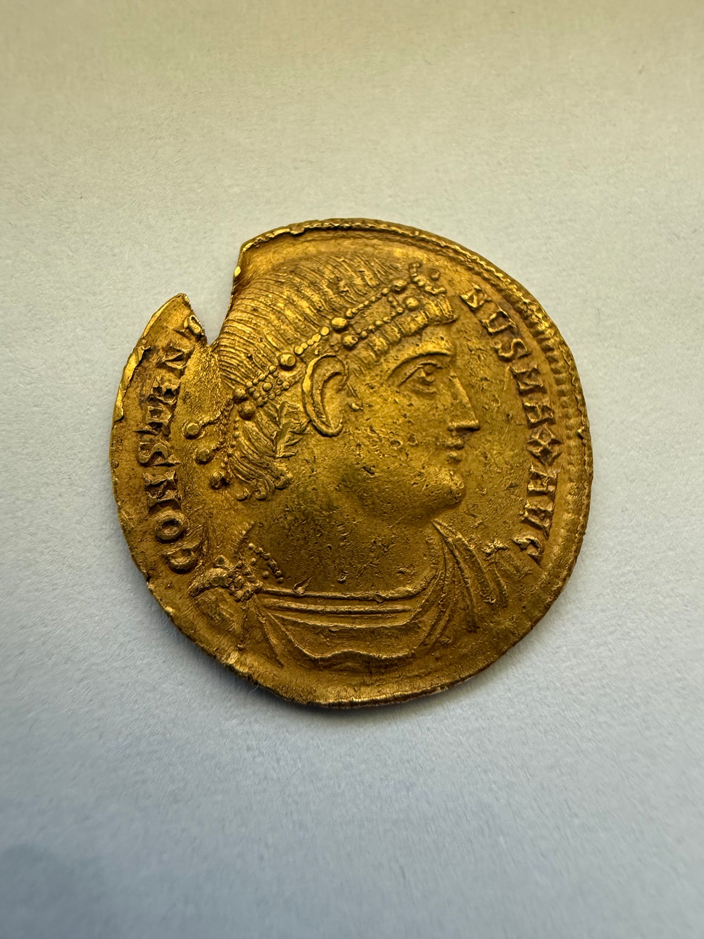 Constantine I. AD 307/310-337. AV Solidus, Rare!