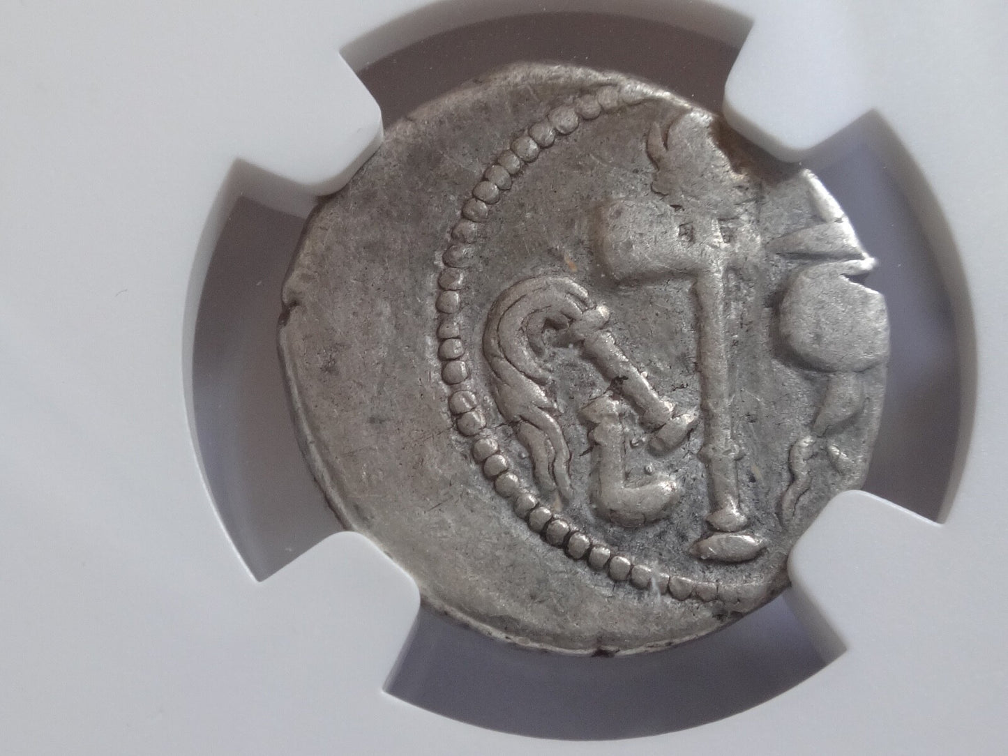 NGC Ch F 4/5- 3/5 Julius Caesar, d.44 BC Roman Imperatorial AR Denarius