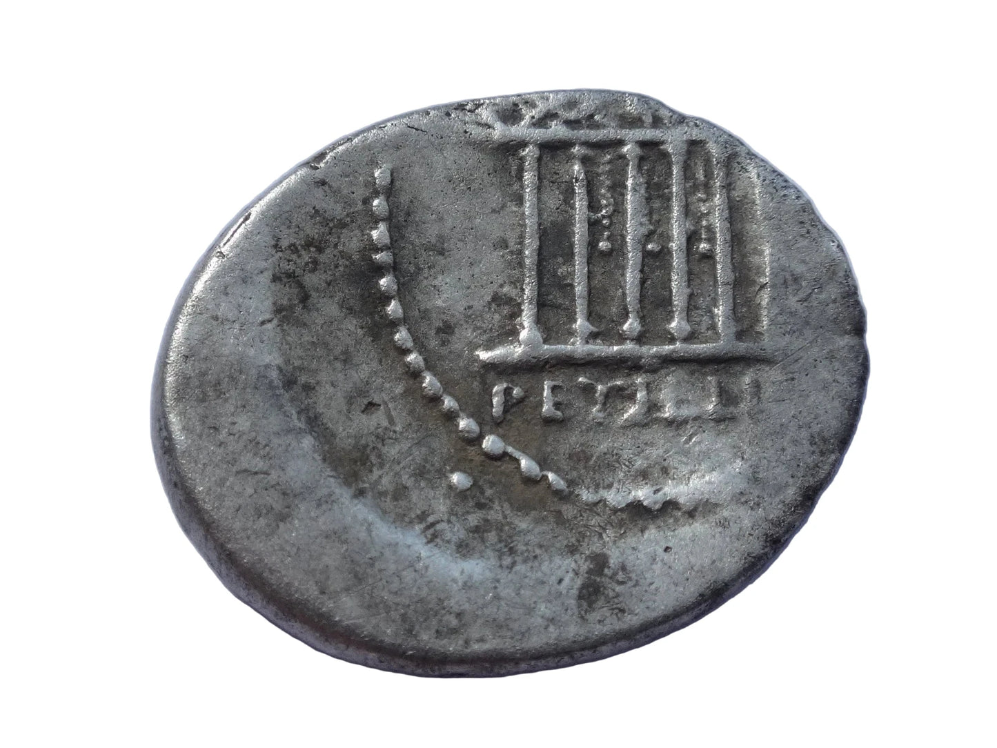Petillius Capitolinus. 41 BC. AR Denarius. 2.89g/18.5mm