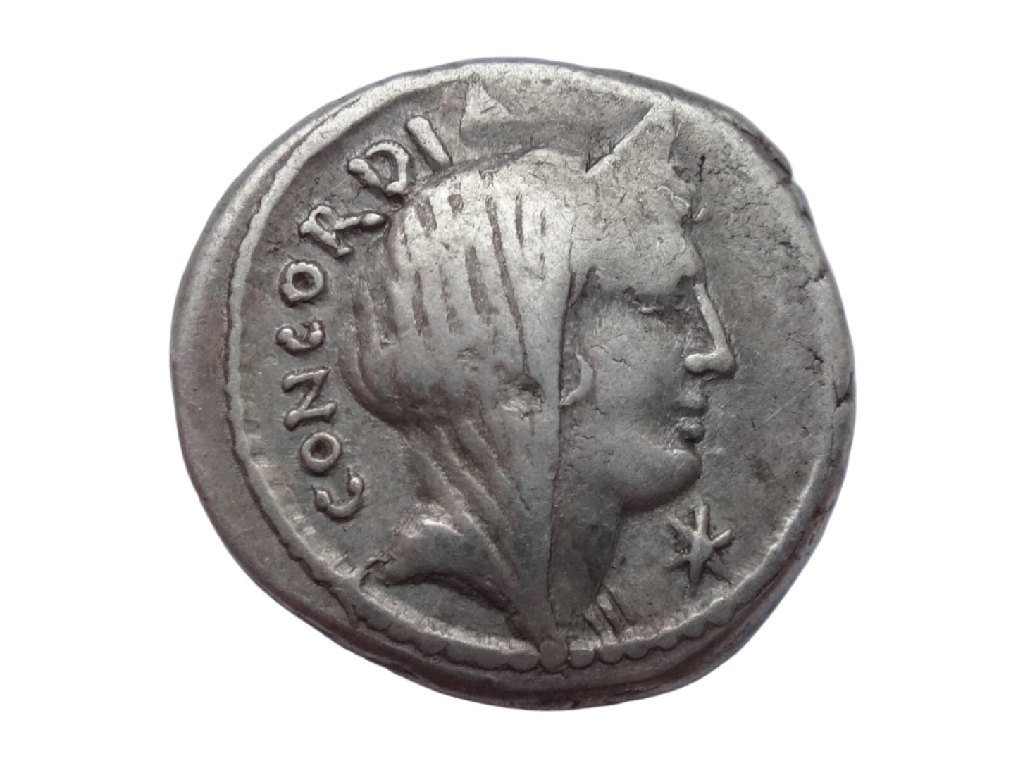 L. Mussidius Longus. 42 BC. AR Denarius