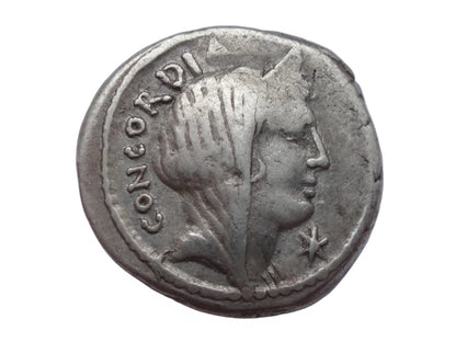 L. Mussidius Longus. 42 BC. AR Denarius