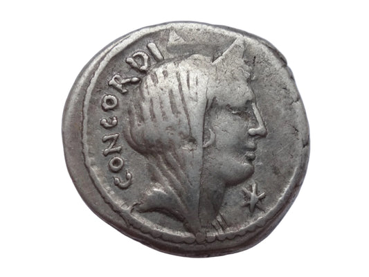 L. Mussidius Longus. 42 BC. AR Denarius