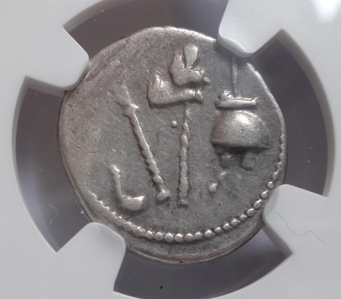 NGC Ch VF 4/5- 3/5 Julius Caesar, d.44 BC Roman Imperatorial  AR Denarius