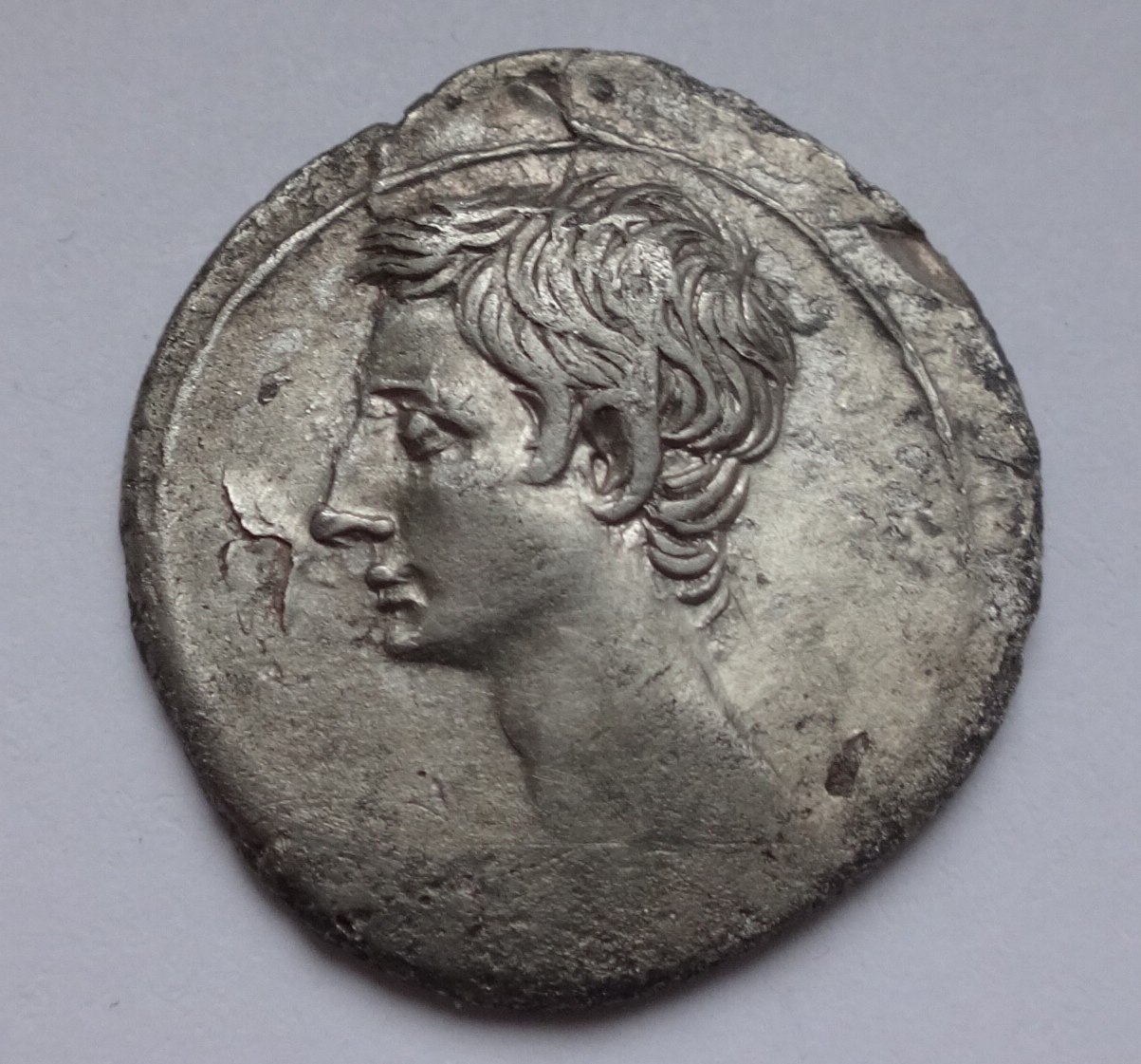 Octavian (Augustus) 32-31 BC. Roman Imperatorial AR Denarius 3.45g/20mm