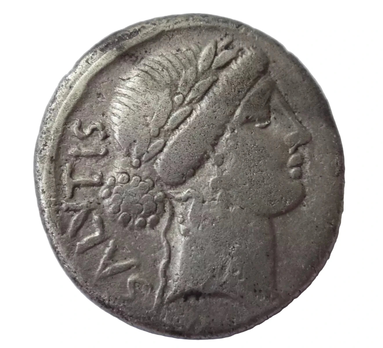 Man. Acilius Glabrio, 49 BC. Denarius, Rome.